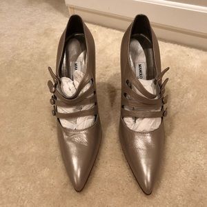 Silver leather Manolo Blahnik stilettos in EUC